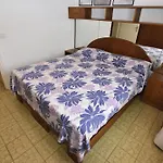 Apartamento Trilocale Giglio - Zona Mare Con Terrazza, Clima E Posto Auto