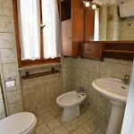 Apartamento Trilocale Giglio - Zona Mare Con Terrazza, Clima E Posto Auto *